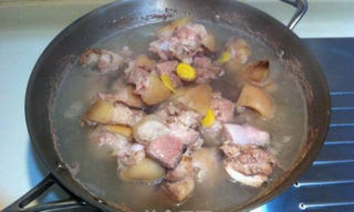 The Art of Crafting Crispy Pork Hocks in Sour Soup:A Step-by-Step Guide