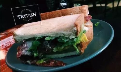 Mastering the Art of Stir-Frying Delicious Sandwich Sausages