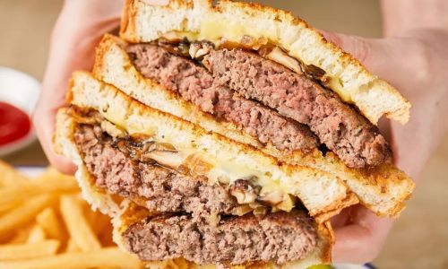 Mastering the Art of Stir-Frying Delicious Sandwich Sausages