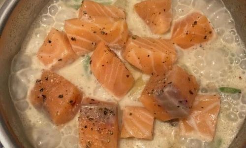 How to Make a Delicious Salmon Soup:A Step-by-Step Guide