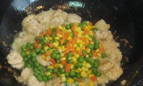 Mastering the Art of Making Tri-Colored Shrimp Stir-Fry