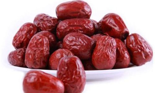 Crafting a Delightful Elixir:How to Infuse Sanqi and Jujube into Liquor