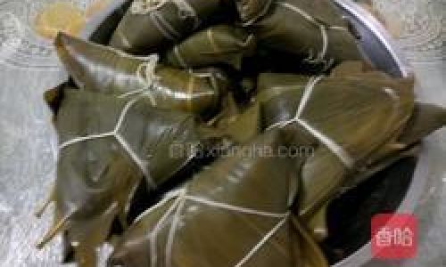 How to Make Delicious Triangular Zongzi:A Step-by-Step Guide