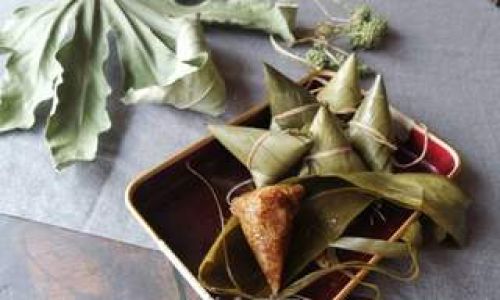 How to Make Delicious Triangular Zongzi:A Step-by-Step Guide