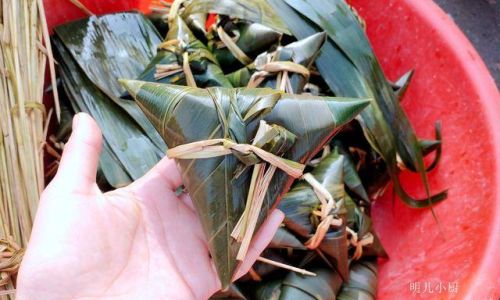How Long Should You Boil a Pyramid-Shaped Zongzi?