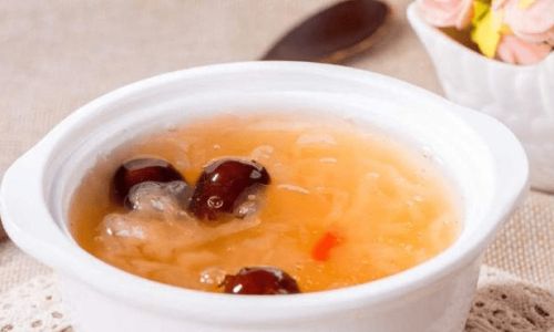 How to Make Tremella Porridge for Blood Nourishment