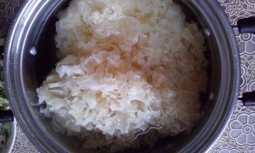 How Long Should You Soak White Fungus for Optimal Preparation?
