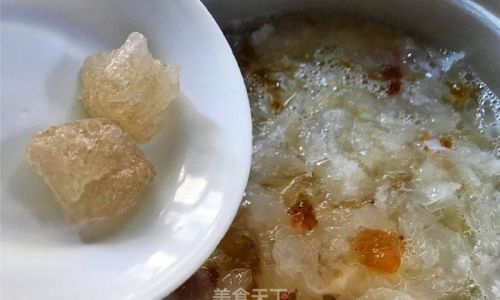 How to Cook Tremella Mushroom and Peach Gum:A Comprehensive Guide