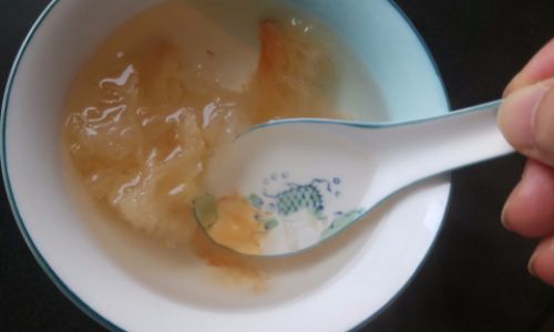Mastering the Art of Making Tremella and Peach Gum Dessert Soup