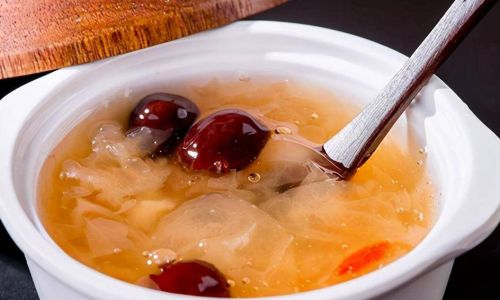 How to Quickly Cook a Thick and Gluey Tremella Mushroom Soup