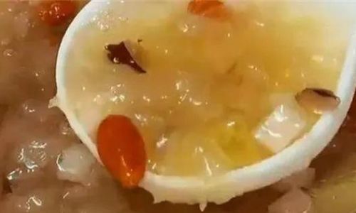 How to Quickly Cook a Thick and Gluey Tremella Mushroom Soup