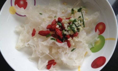 How to Make a Refreshing Tremella Fuciformis Salad