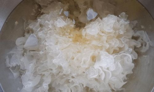 The Perfect Blanching Time for a Refreshing Tremella Mushroom Salad