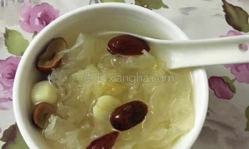 Mastering the Art of Making Tremella and Lotus Seed Soup:A Comprehensive Guide