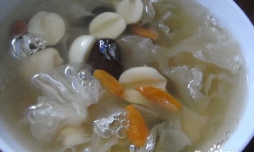 Mastering the Art of Making Tremella and Lotus Seed Soup:A Comprehensive Guide