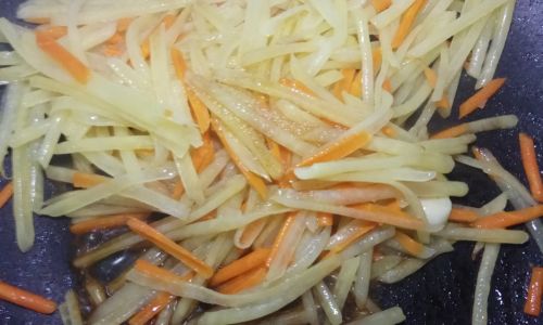 Mastering the Art of Crispy Shredded Potatoes:A Step-by-Step Guide to Perfecting 脆溜洋芋丝
