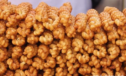 The Art of Crafting Crispy Chinese Dough Twists:A Step-by-Step Guide to Perfect Mahua