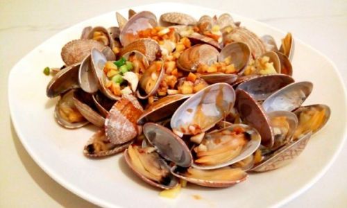 A Step-by-Step Guide to Preparing Delicious Scallion Oil Clams at Home