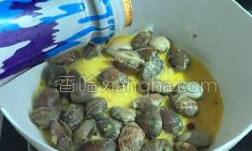 A Step-by-Step Guide to Preparing Delicious Scallion Oil Clams at Home