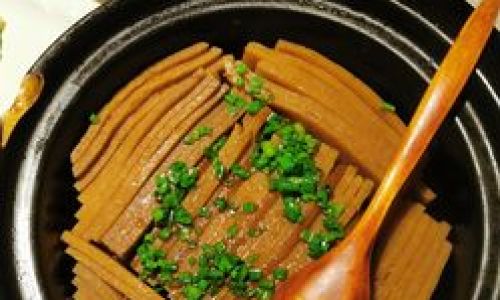 How to Prepare Aromatic Scallion-Infused Lipu Taro:A Step-by-Step Culinary Journey