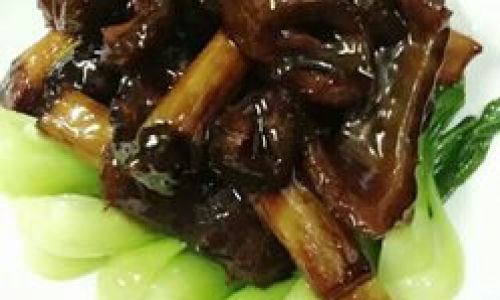 Mastering the Art of Braised Sea Cucumber with Scallions:A Guide to Culinary Excellence