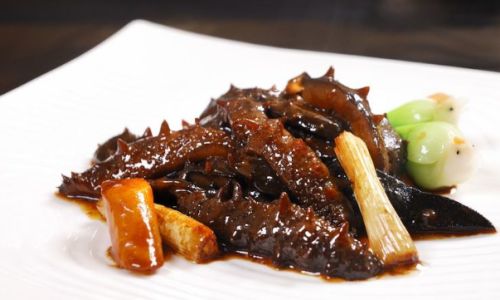 Mastering the Art of Braised Sea Cucumber with Scallions:A Guide to Culinary Excellence