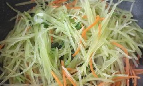 Mastering the Art of Stir-Fried Abalone with Ginger and Scallions:A Culinary Guide