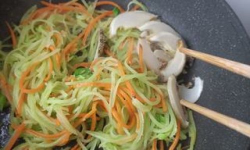 Mastering the Art of Stir-Fried Abalone with Ginger and Scallions:A Culinary Guide