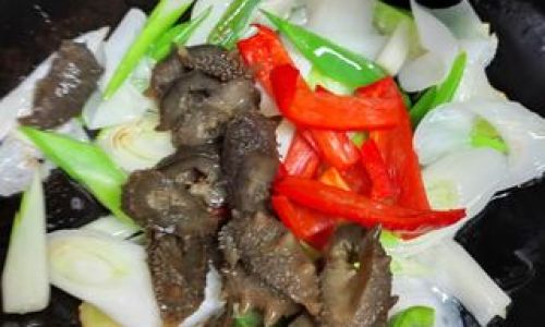Mastering the Art of Stir-Fried Sea Cucumber with Scallions:A Step-by-Step Culinary Guide