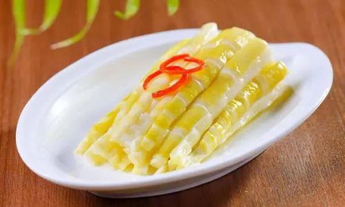 How to Soak Thorny Bamboo Shoots for Effortless Flavor:A Simple yet Delicious Guide