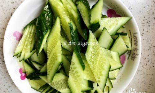 The Art of Stir-Frying Spiny Gourd:A Culinary Journey Through Flavors and Techniques