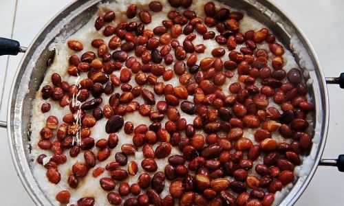An Introduction to the Traditional Method of Making Korean Rice Cake Tteok)