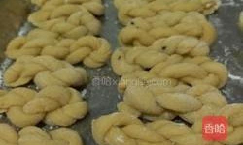 An Intricate Guide to Making Soft Pretzel Twists