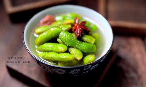 A Homestyle Recipe for Flavorful and Aromatic Boiled Edamame with卤香 Sauce