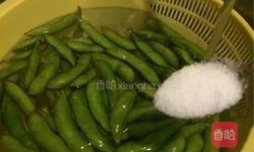 A Homestyle Recipe for Flavorful and Aromatic Boiled Edamame with卤香 Sauce