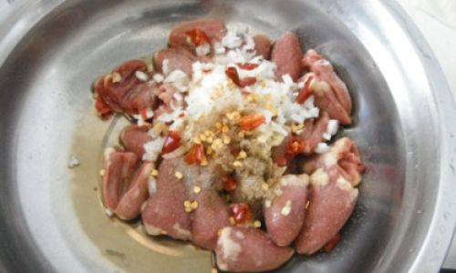How to Make Spicy Cumin Chicken Hearts:A Culinary Delight