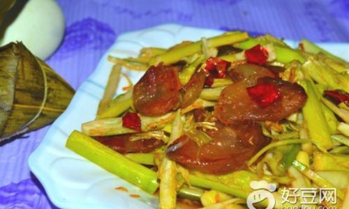 Mastering the Art of Stir-Frying Bamboo Shoots with Sausage
