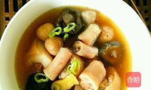How to Make a Delicious Pigs Tail Soup:A Culinary Journey