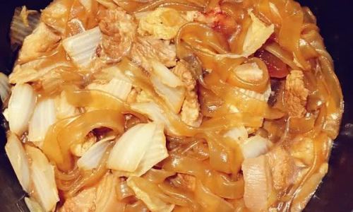 How to Make Pork and Chinese Cabbage Stew with Wide Noodles