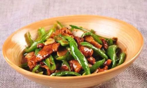 How to Make Wrinkled Skin Pepper Stir-Fry with Pork