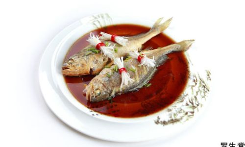 How to Steam a Large Yellow Croaker Perfectly