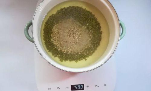 The Debate on Pre-cooking Coix Seed Yimi)Before Making Porridge:A Comprehensive Analysis