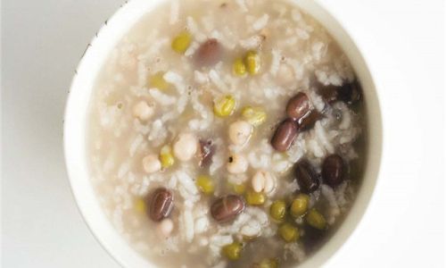 Sharing the Recipe for Cooking Delicious Coix Seed Porridge
