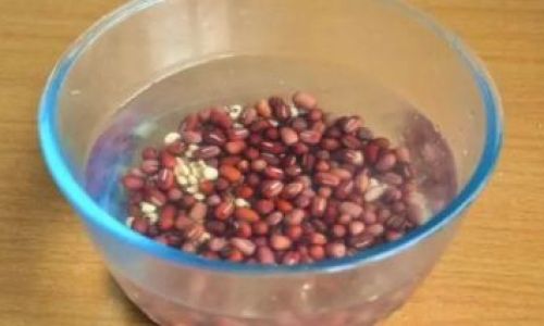 Sharing the Recipe for Cooking Delicious Coix Seed Porridge