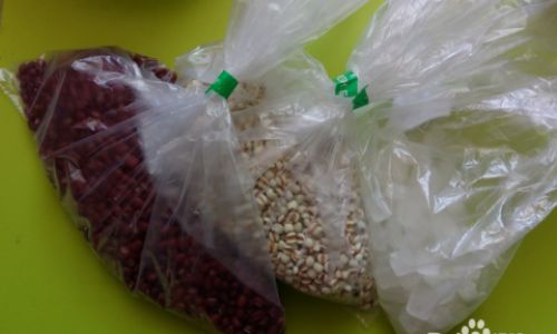 Sharing the Recipe for Cooking Delicious Coix Seed Porridge