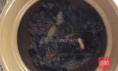 Mastering the Art of Cooking Coix Seed and Black-Bone Chicken Soup