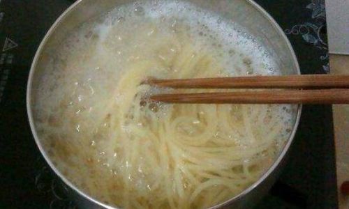 The Great Debate:Cooking Pasta in Cold Water vs.Boiling Water