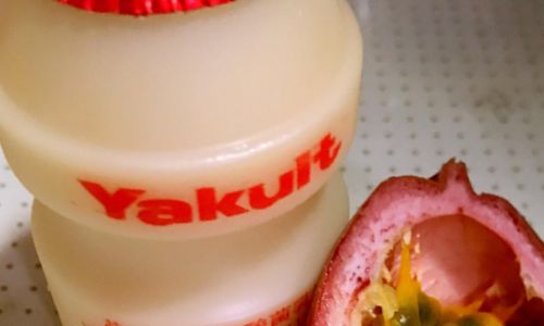 Crafting a Delightful Yakult Passionfruit Beverage:A Refreshing DIY Guide
