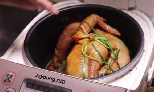Mastering the Art of Steaming a Whole Chicken for Ultimate Flavor