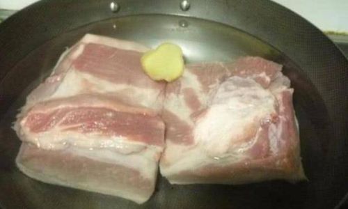 Cooking a Chunk of Pork Belly in Cold Water:How Long Should You Boil It?